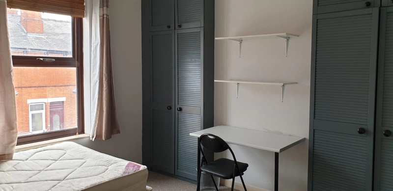 Cranwell Street - 6 Bed (one room remaining) - Thumbnail 15